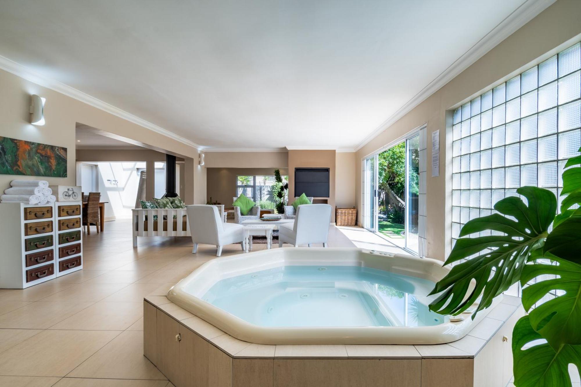 Ferienhaus Gem With Indoor Jacuzzi Kapstadt